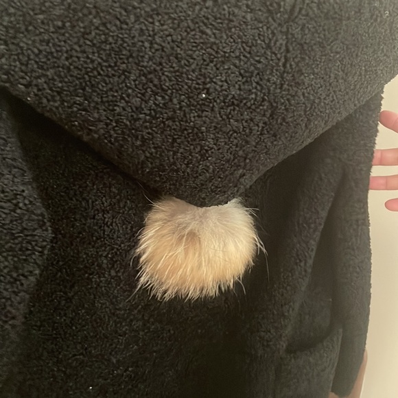 black coat - Picture 3 of 3